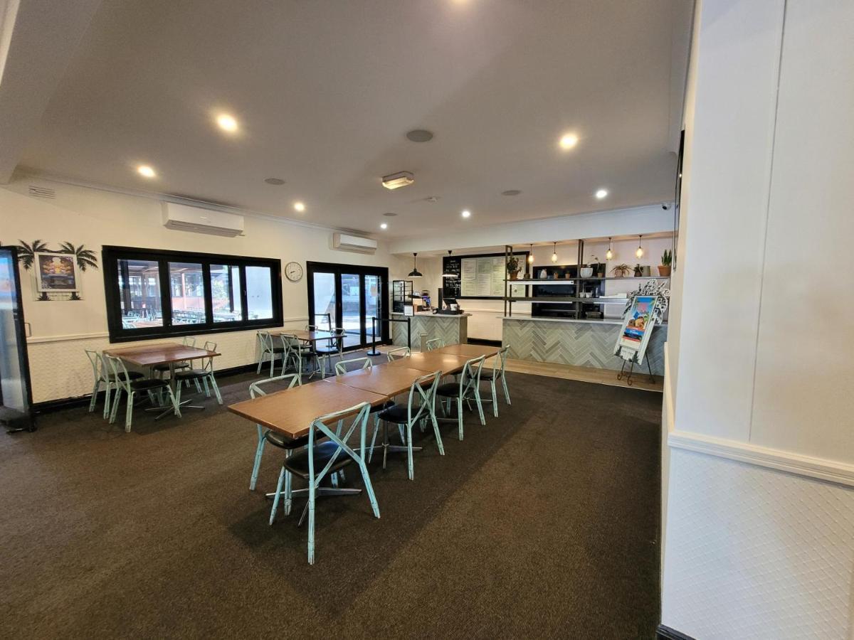 Palm And Pawn Motor Inn Wagga Wagga Exterior foto